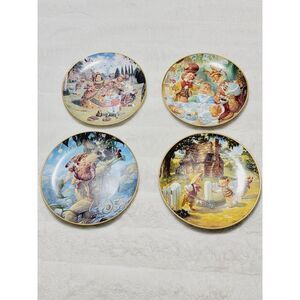 Lot Of 4 Classic Fairy Tailes Limited Edition And Alice In The Wonderland Plates
